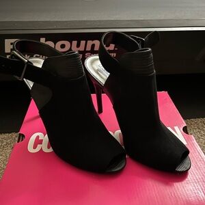Cosmopolitan Black Peep-Toe Heels